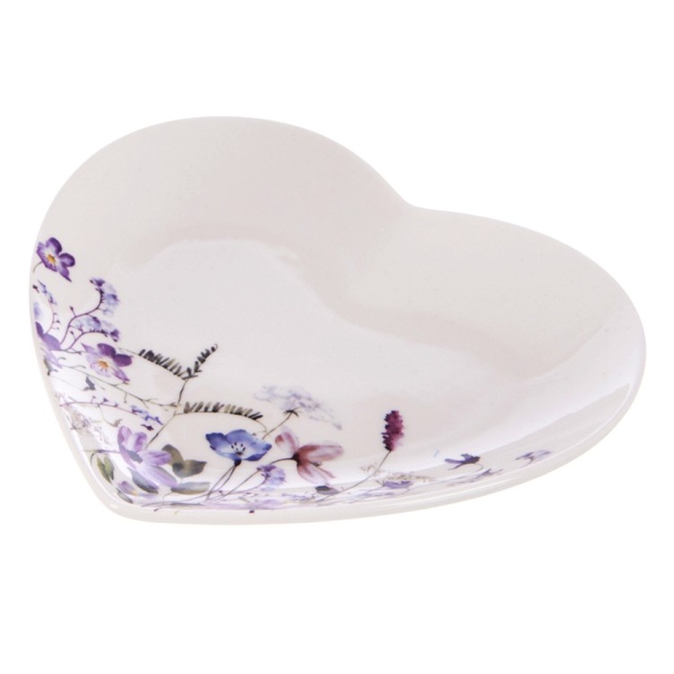 pol_pl_Talerz-deserowy-porcelanowy-serce-LOUKA-17-5x17-cm-18470_3.jpg