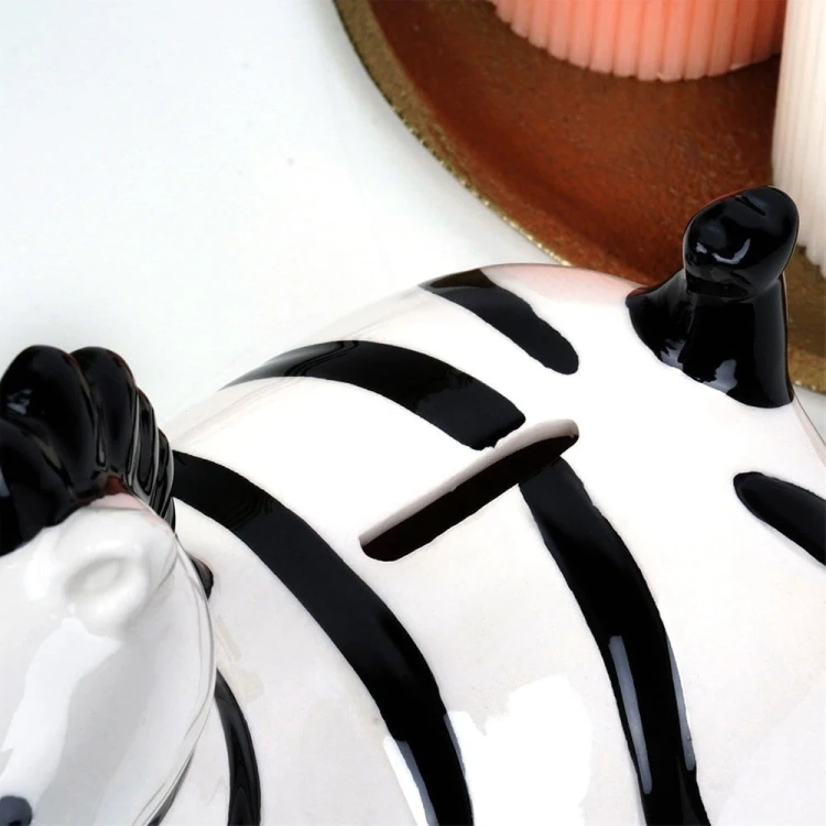 pol_pl_Skarbonka-ceramiczna-zebra-15917_4.jpg