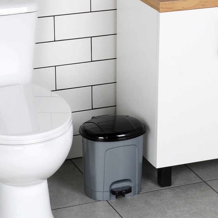 pol_pl_Kosz-na-smieci-z-pedalem-plastikowy-szary-5-5-l-16516_4.jpg