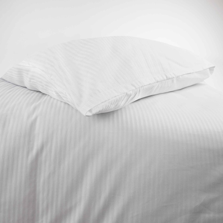 poszewka-hotelowa-na-zakladke-pasy-4mm-biala-50x60.jpg