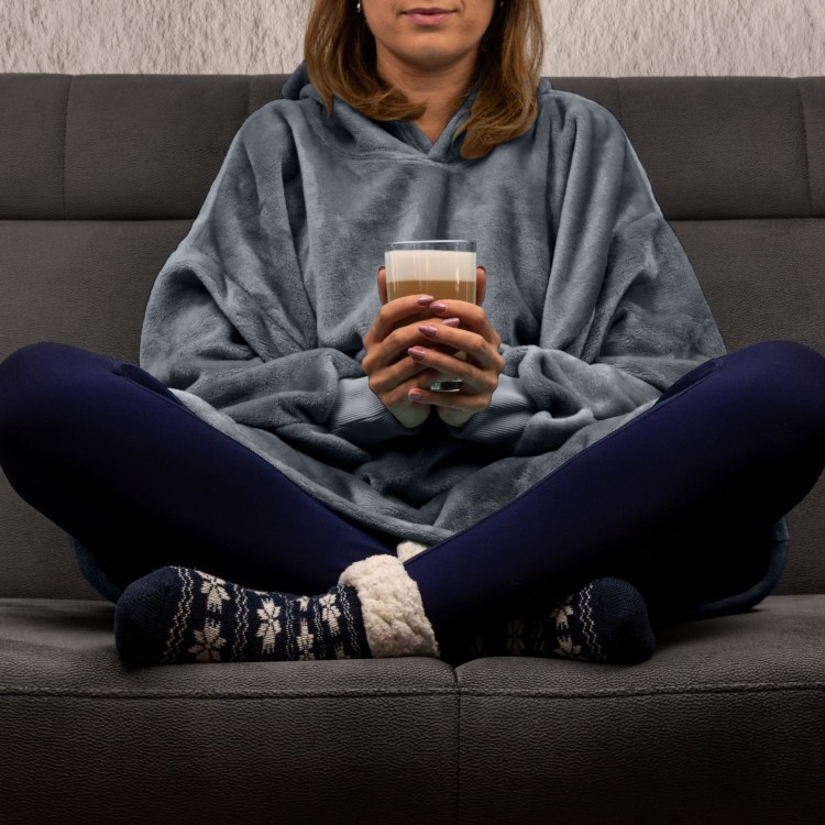 s5___bluzair-hooded-blanket-free-hands-gray.jpg