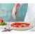 pol_pl_Kamien-do-pizzy-szamotowy-ze-stojakiem-i-nozem-3-el-867_13.jpg