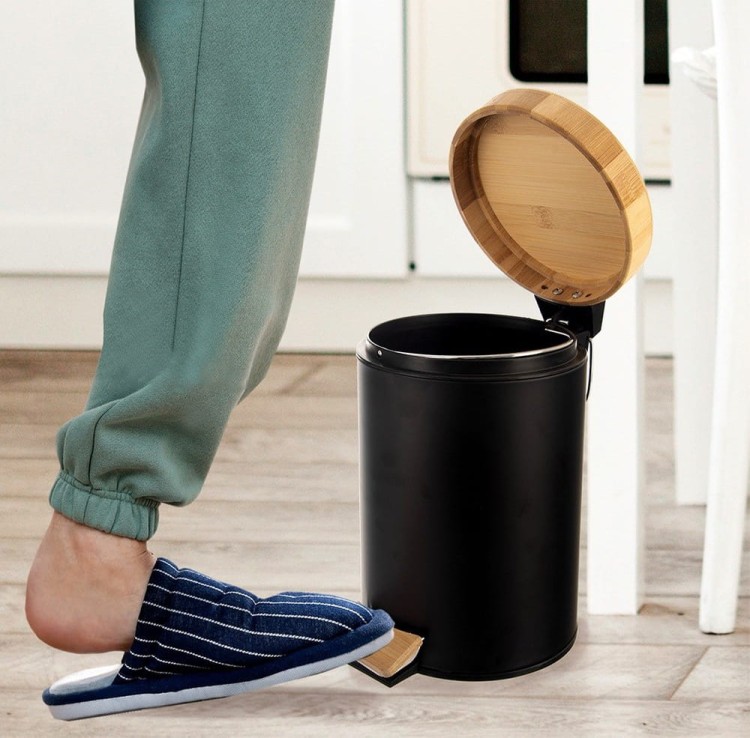 pol_pl_Kosz-na-smieci-metalowy-z-pedalem-czarny-BLACK-3-l-16340_2.jpg