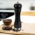 pol_pl_Mlynek-do-pieprzu-i-soli-drewniany-czarny-21-5-cm-17326_2.jpg